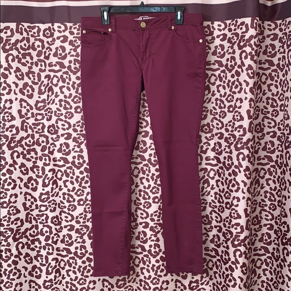 Burgundy skinny Jean